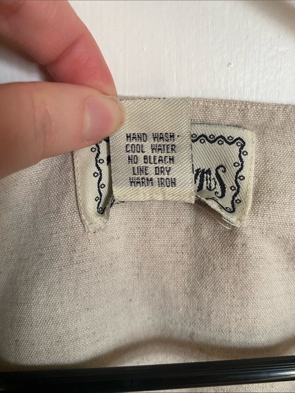 Tantrums Embroidered Beige Linen & Cotton Vest with Floral Detail - Picture 3 of 5
